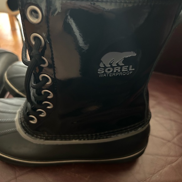 Black Sorel waterproof ladies boots size 10 - Picture 1 of 6